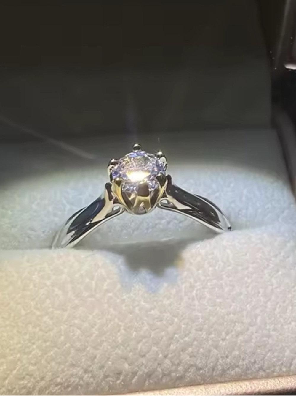 💎 18K Gold plated & 925 Silver Moissanite Twisted Two Tone Engagement Ring - Picture 5 of 7